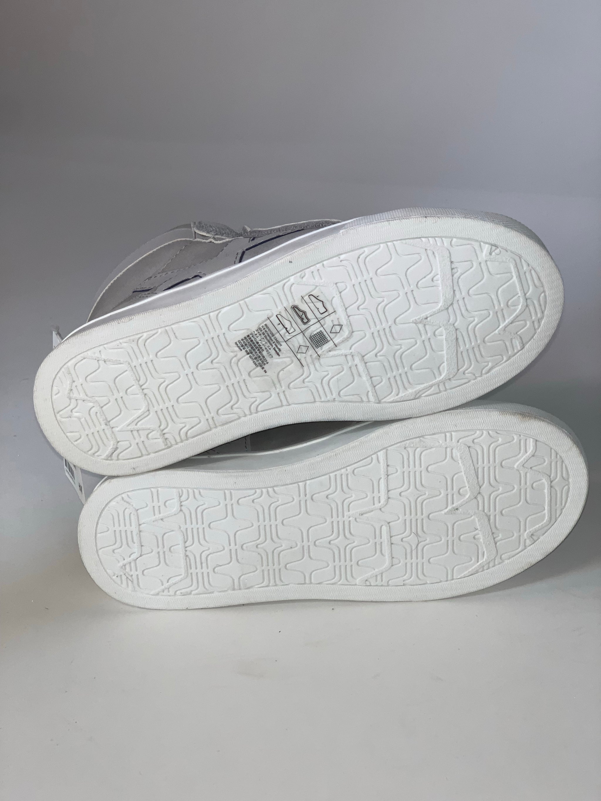 Hightop Velcro Sneakers